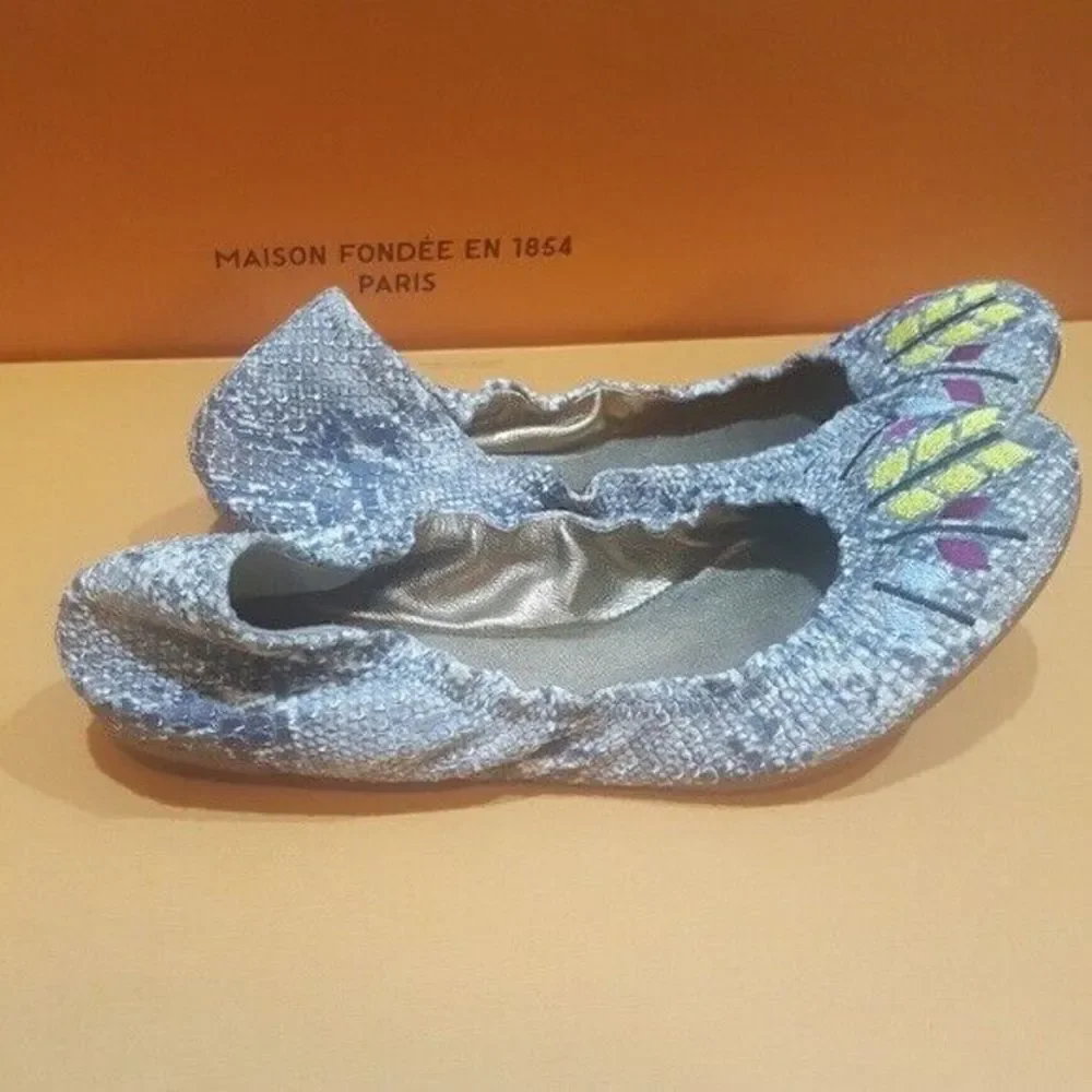CYNTHIA VINCENT‎ Snake Print Flats - Size 6 1/2